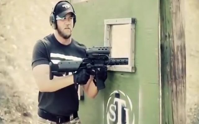 Винтовка позволяющая солдату стрелять из-за угла Винтовка позволяющая солдату стрелять из-за угла