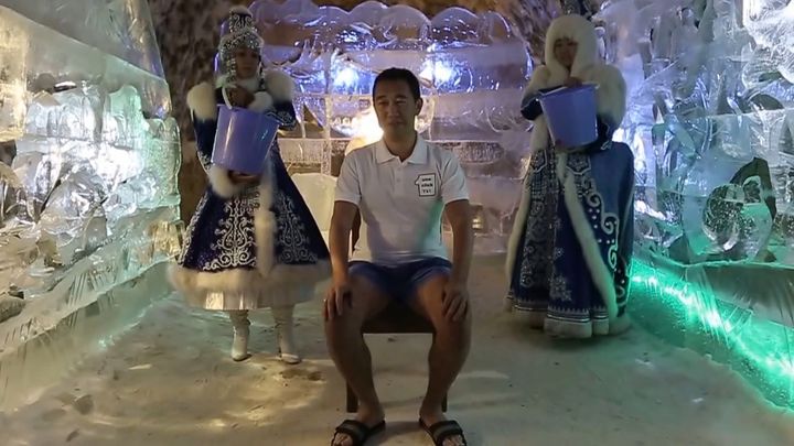 Мэр Якутска принял участие в акции Ice Bucket Challenge Мэр Якутска принял участие в акции Ice Bucket Challenge