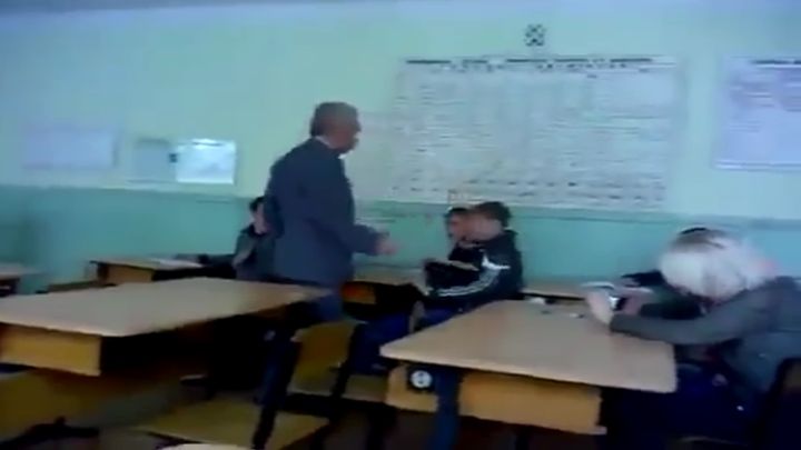 Драка учителя с учеником Драка учителя с учеником