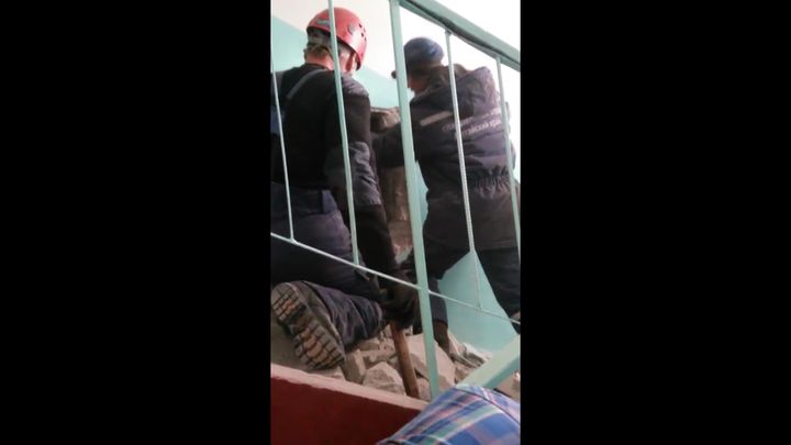 Мужчина застрял в вентиляционной шахте, когда полез на запах борща Мужчина застрял в вентиляционной шахте, когда полез на запах борща