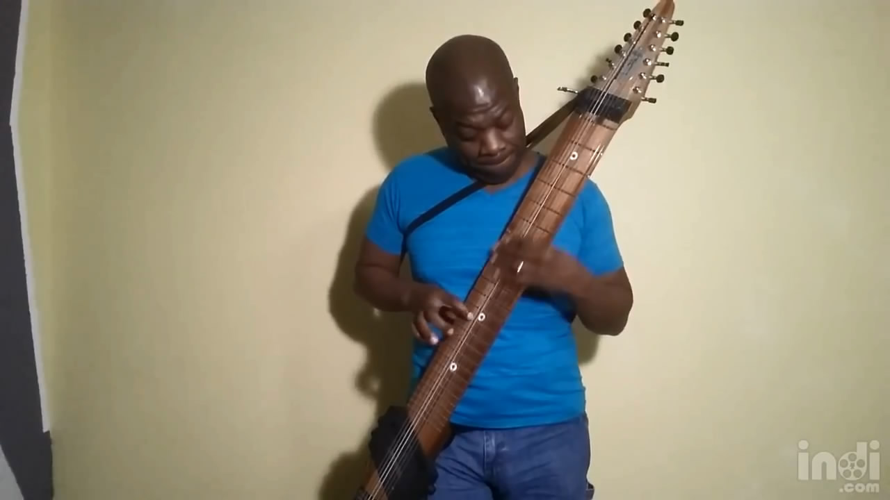 Интересный инструмент "Chapman Stick" Интересный инструмент "Chapman Stick"