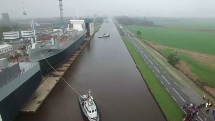 Спуск нового судна на воду Спуск нового судна на воду