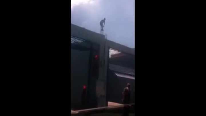 Низко пошёл, к дождю Низко пошёл, к дождю