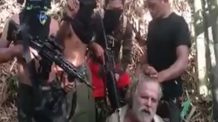 Террористы ИГИЛ опубликовали видео казни канадца Террористы ИГИЛ опубликовали видео казни канадца