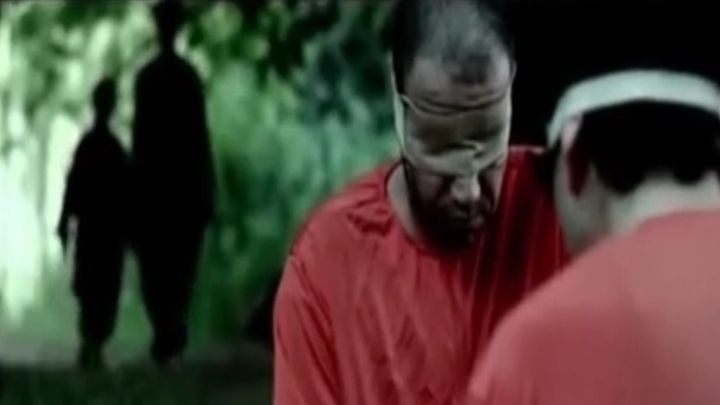 Террористы ИГИЛ показали видео казни «шпионов» детьми Террористы ИГИЛ показали видео казни «шпионов» детьми