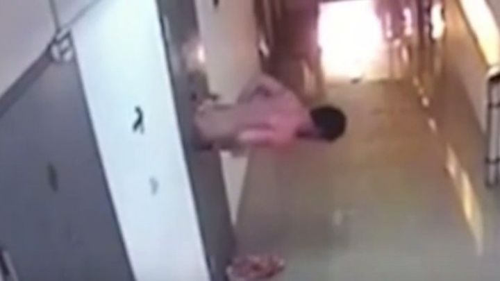 Вор сбежал из СИЗО через окно для подачи пищи Вор сбежал из СИЗО через окно для подачи пищи