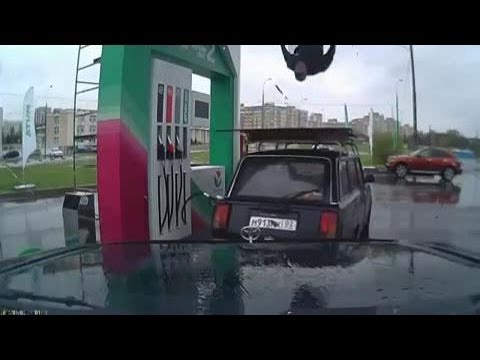Как весело заправить машину Как весело заправить машину