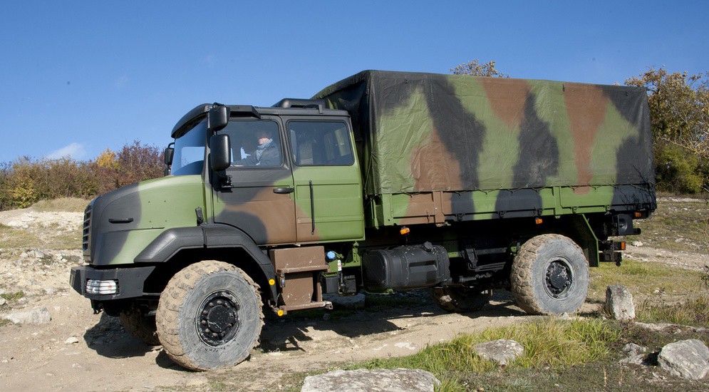 военные грузовики 
