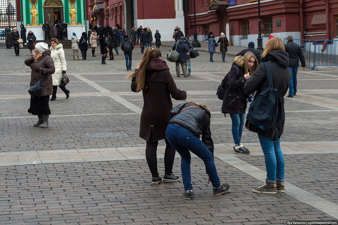 голые девочки зимой 
