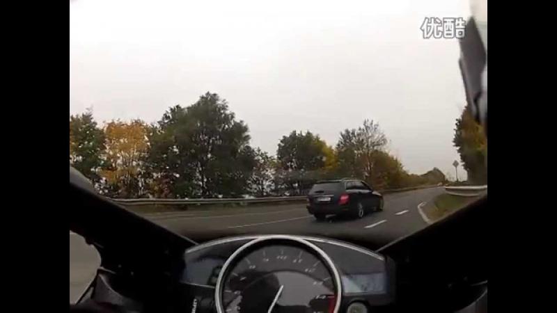 Mercedes-Benz C63 AMG vs Yamaha R1 Mercedes-Benz C63 AMG vs Yamaha R1