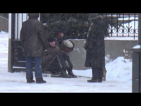 Попрошайки возле храмов Попрошайки возле храмов