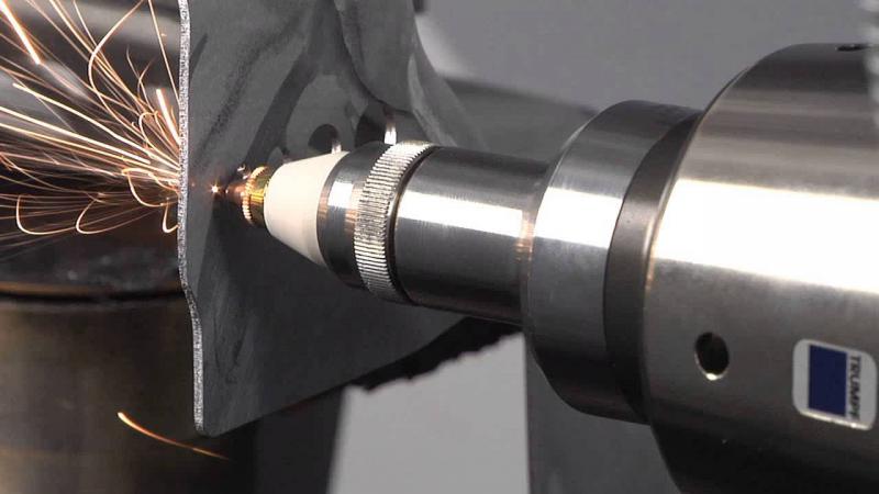 TRUMPF Lasersysteme: TruLaser Cell 3000 - Hochflexibles Schneiden und Schweißen TRUMPF Lasersysteme: TruLaser Cell 3000 - Hochflexibles Schneiden und Schweißen