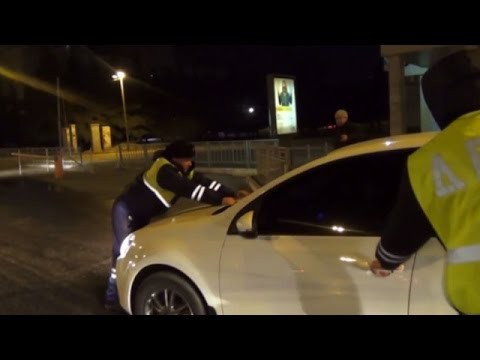 Пьяный генерал Армии Вселенной пытался раздавить воронежского полицейс Пьяный генерал Армии Вселенной пытался раздавить воронежского полицейс