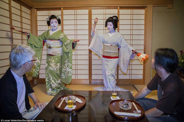 Гейши развлекают клиентов своим талантом, а не телом, как многие считают гейша, история, люди, япония