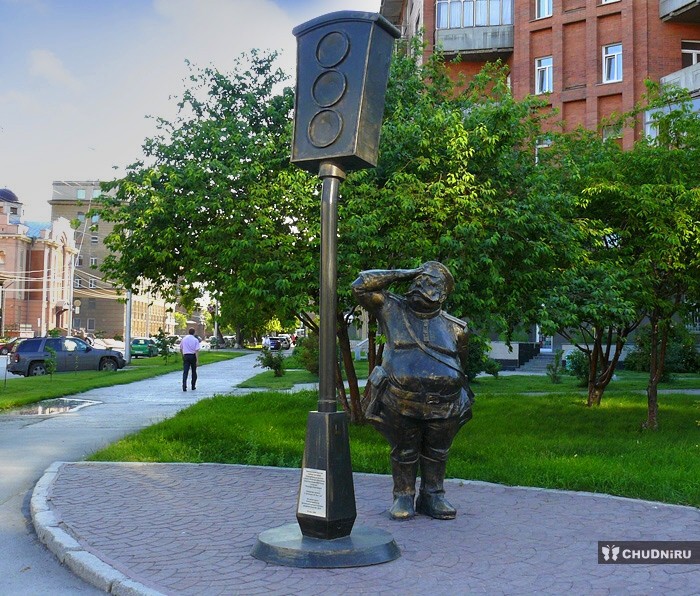 Необычные памятники городов России скульптуры, стрит-арт, юмор
