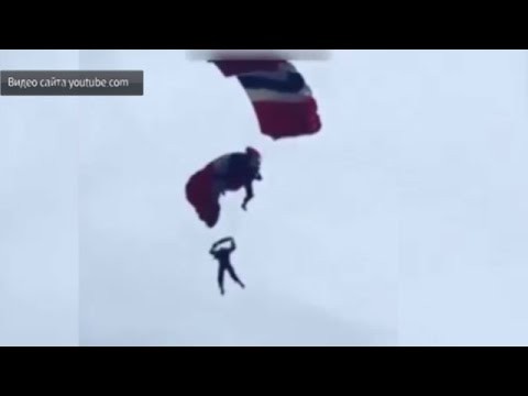 Британский парашютист в воздухе спас падающего товарища: видео Британский парашютист в воздухе спас падающего товарища: видео