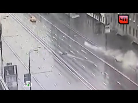 ДТП с Porsche на Большой Якиманке сняла камера наблюдения ДТП с Porsche на Большой Якиманке сняла камера наблюдения