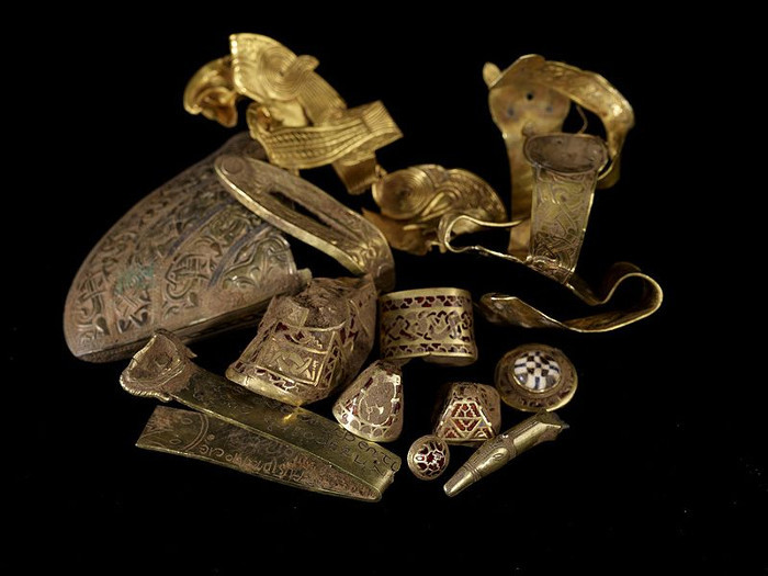 Клад, найденный в графстве Стаффордшир драгоценности, клад, сокровища