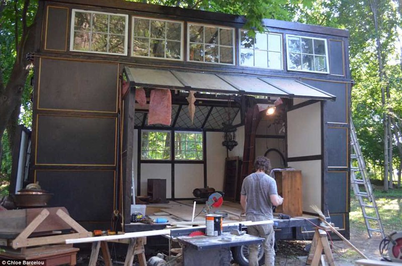 Молодая креативная пара построила мобильный дом-пароход дом, креатив, своими руками