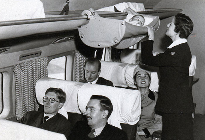 9. Всего несколько десятилетий назад дети именно так летали на самолётах. 1950-е годы. история, фото