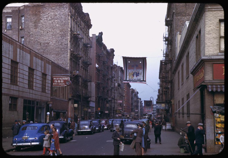 11. Одна из улиц нижнего Манхэттена. 3 октября 1942 года. история, нью-йорк, фото