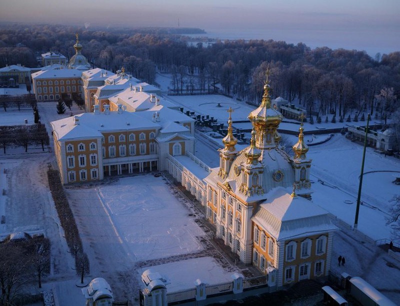 Дворец в Петергофе.