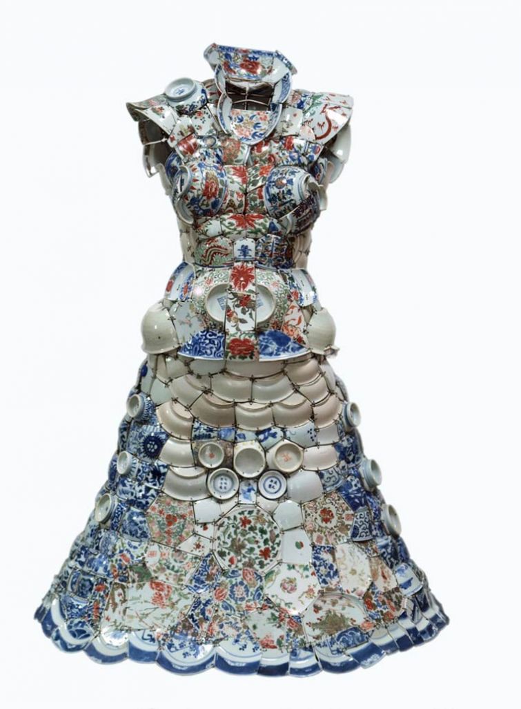 Хрупкая мода: платья и костюмы, сшитые из китайского фарфора платье, посуда, фарфор