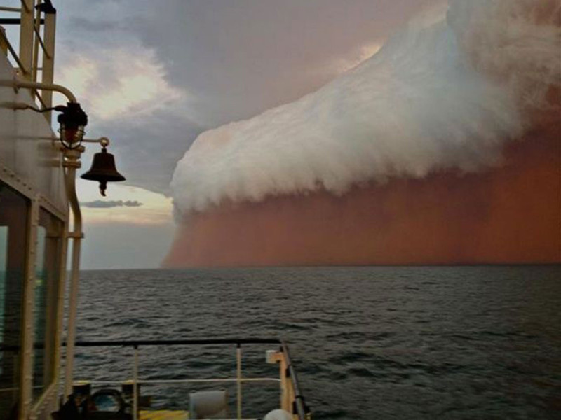 1. Пыльная буря у побережья Австралии мир, реальность, фотография