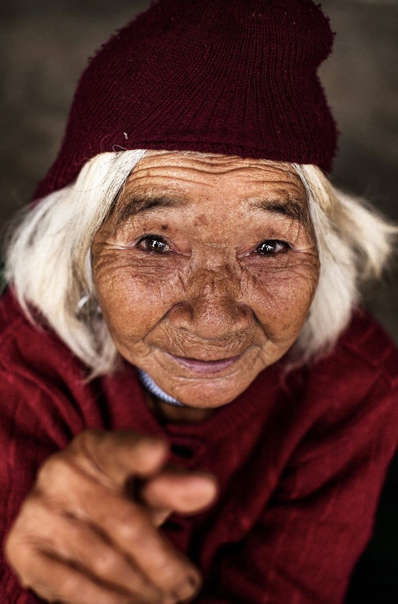 Пожилая женщина из народа ко ту (Вьетнам) глаза, красота, народы мира, фото