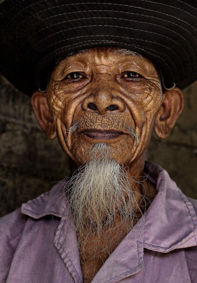 Пожилой мужчина из народа хре (Вьетнам) глаза, красота, народы мира, фото