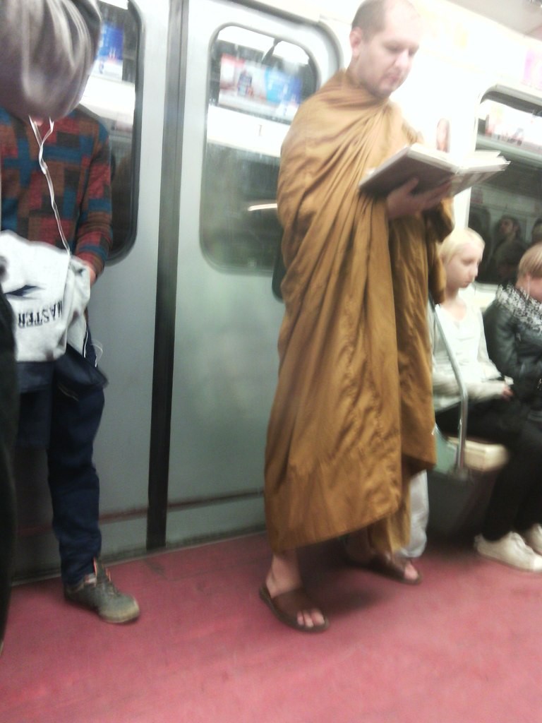 Русский монах метро, мода, юмор
