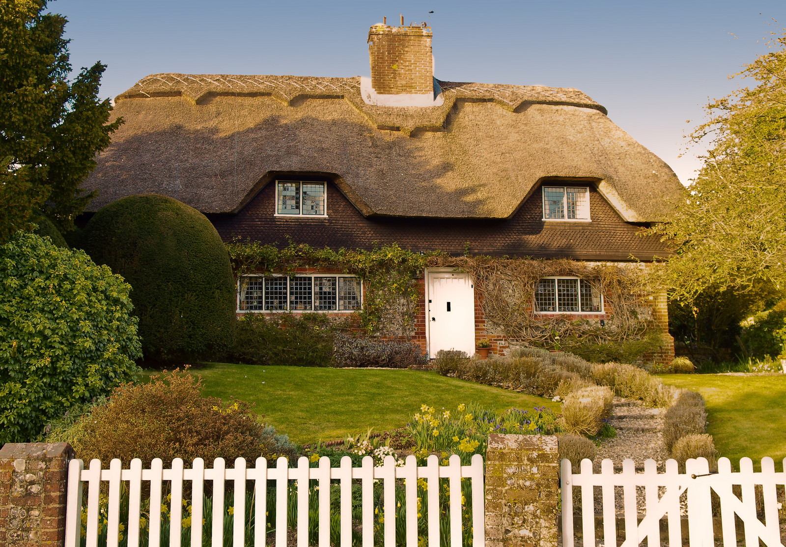 2. Уютный домик в деревне Кроули, Англия. красота, пенсия, природа