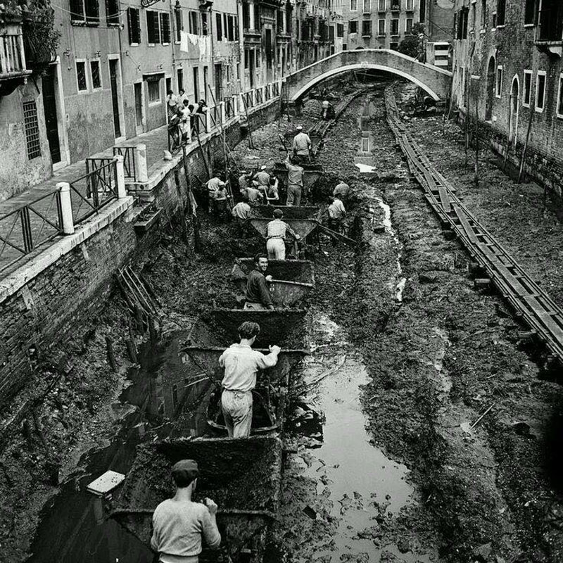 10. Чистка канала в Венеции. 1956 год. история, кадр, фото