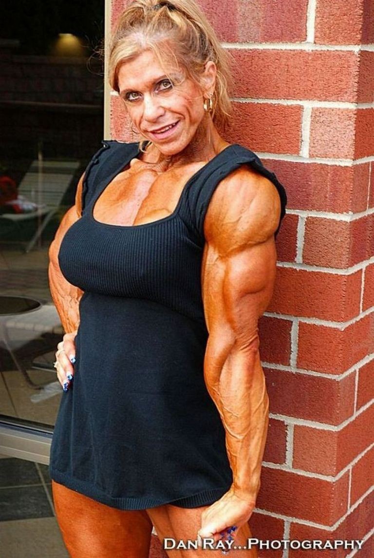 "Женщина-терминатор", покорившая мир своими железными мускулами мишель брент, мускулы