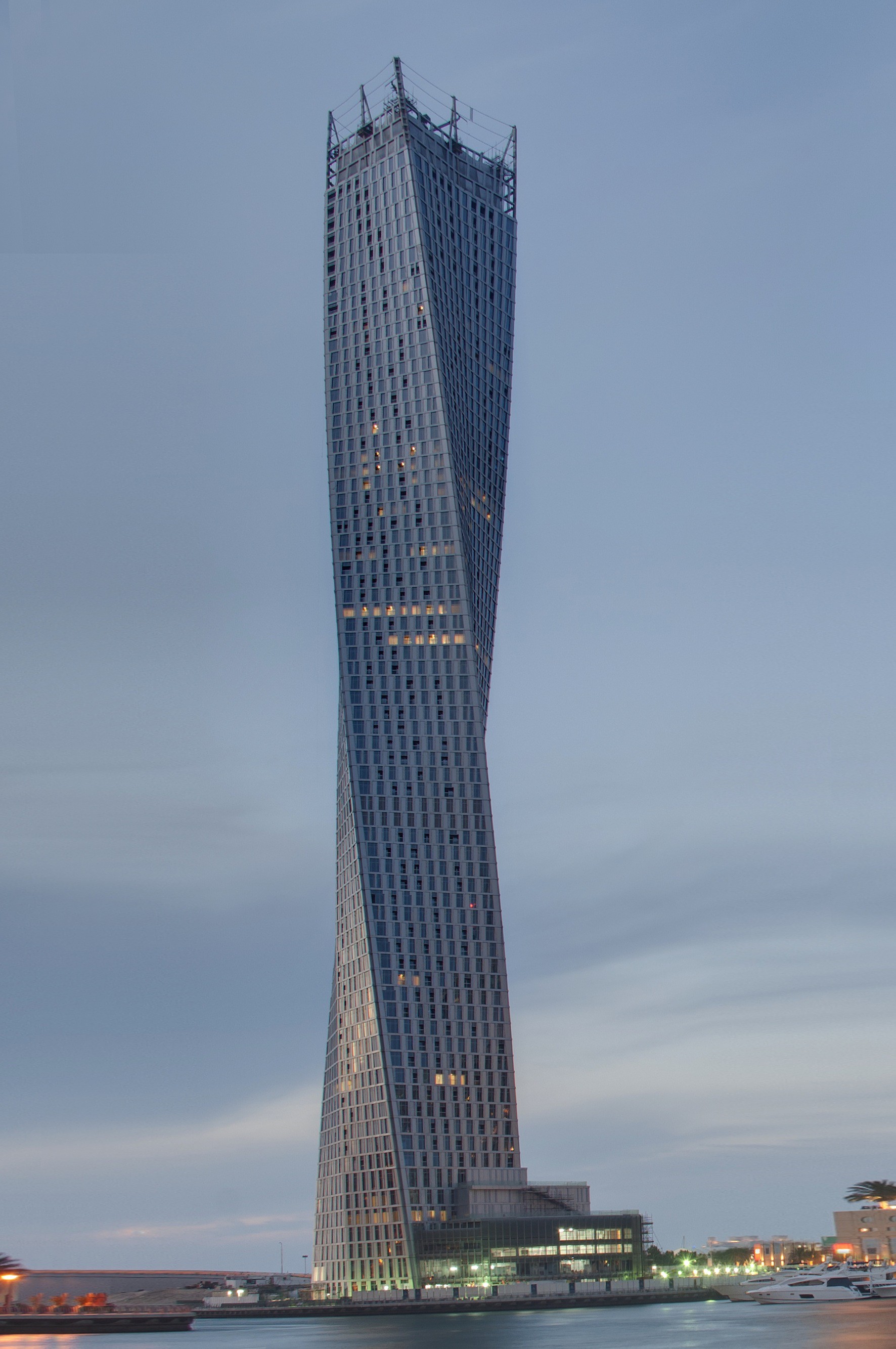 6. Закрученное здание Башня Кайан в Дубае в мире, дорогобогато, дубай, люди