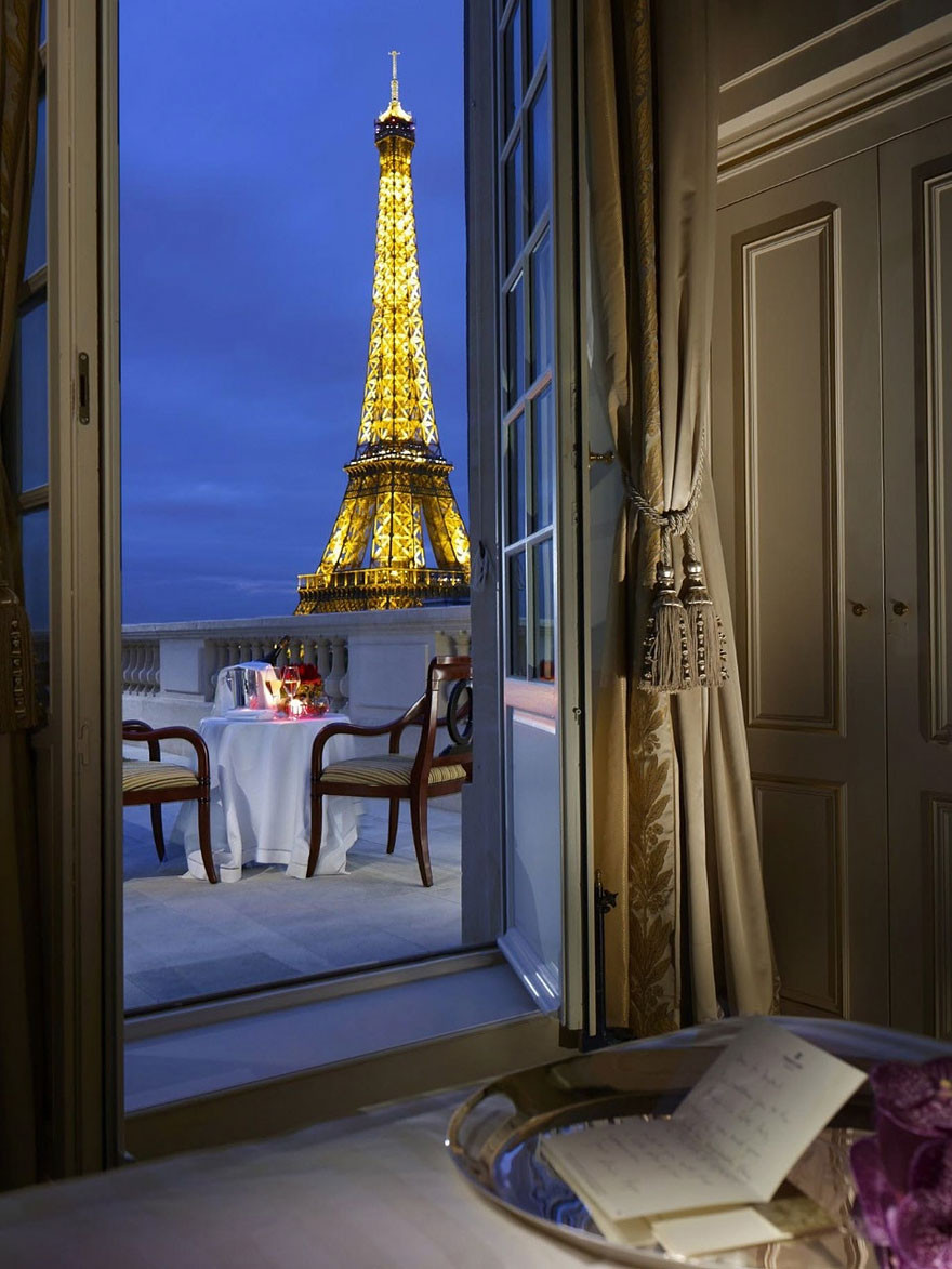 6. Париж, Франция вид, окно
