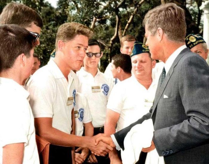 2. Молодой Билл Клинтон встретился с Джоном Кеннеди. история, фотография