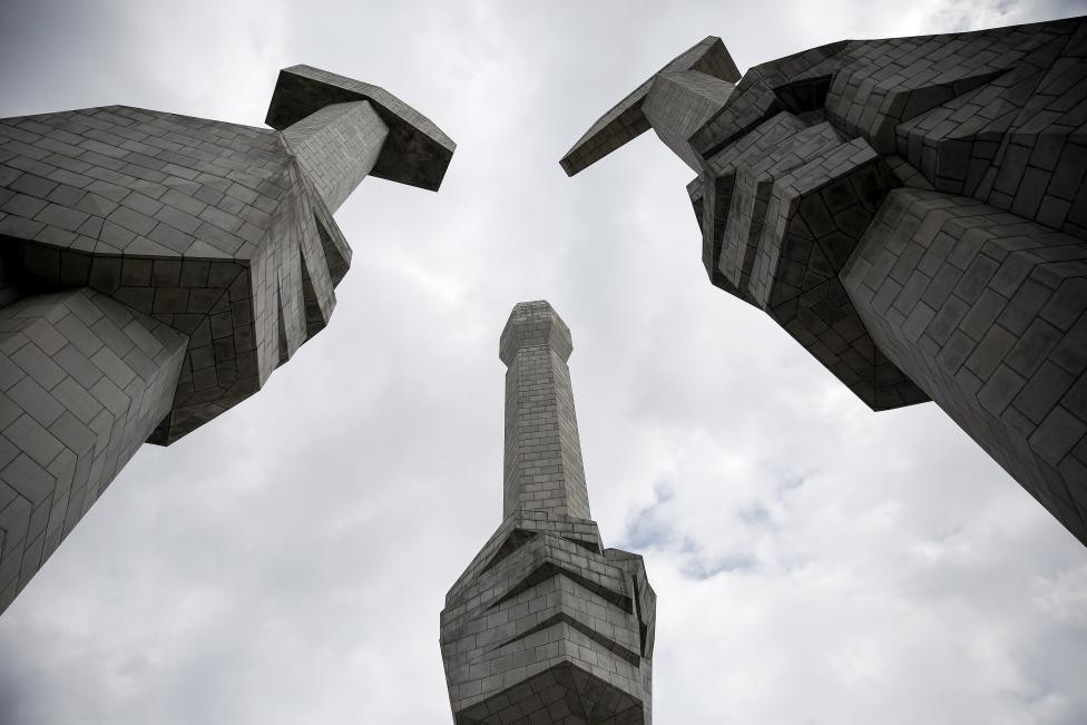 Памятник основания Трудовой партии, Пхеньян. архитектура, северная корея