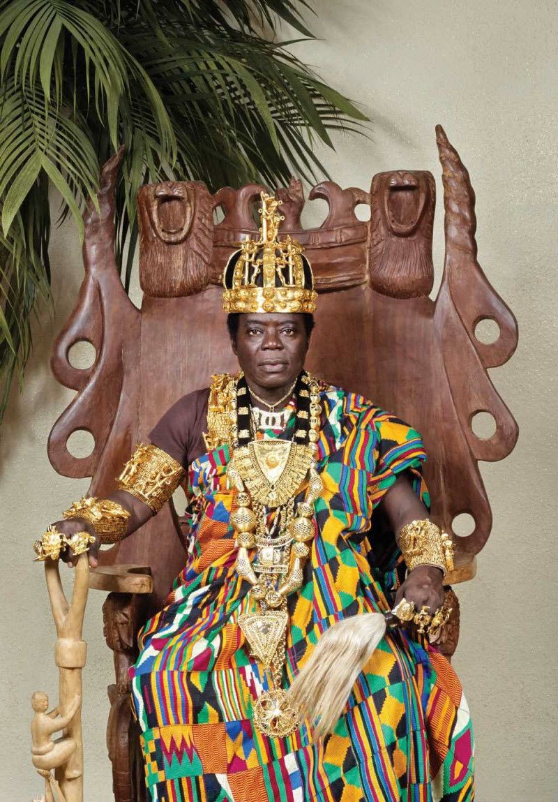 Afrykański król Togba Ngorifiya Cephas Kosi Bunce z Ghany, który pracuje jako mechanik samochodowy w Niemczech. African king Togba Ngorifiya Cephas Kosi Bunce from Ghana working as a car mechanic in Germany.