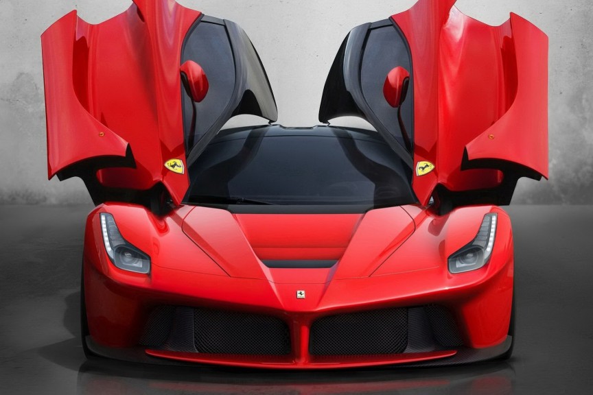 10. Джастин Бибер купил Ferrari LaFerrari за 1,4 млн. долларов 2015, знаменитость, покупка, трата
