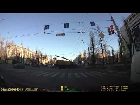 Попал мусоровоз Попал мусоровоз