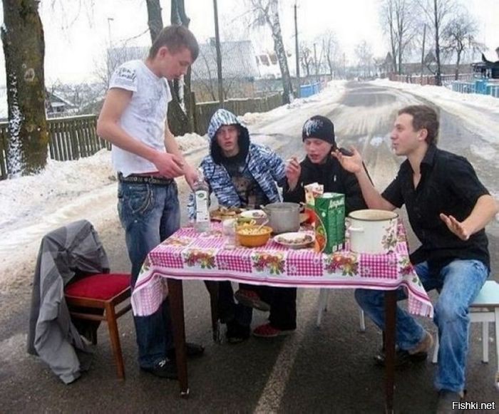 Они нашли хату на новый год Они нашли хату на новый год
