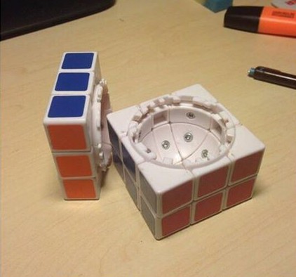 Что внутри кубика Рубика бывает же, маразм, прикол