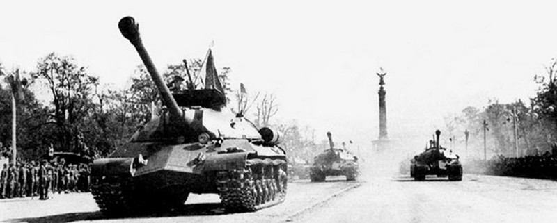parad-v-berline-7-sentyabrya-1945.jpg