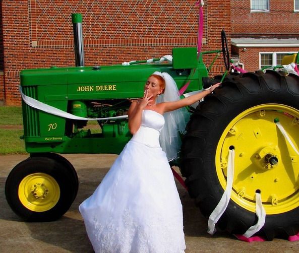 Тракторист женится кортеж, молодожены, прикол, свадьба
