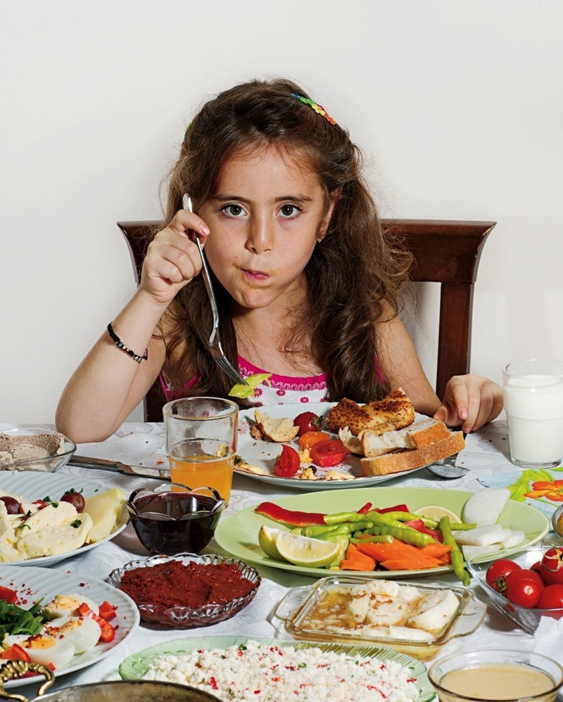 Дога Гюндже Гурсой – 8 лет, Стамбул вокруг света, дети, завтрак