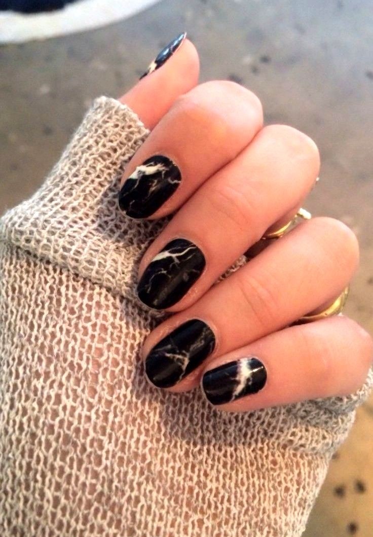 Stone nails - kamienny manicure. Stone nails - stone manicure.