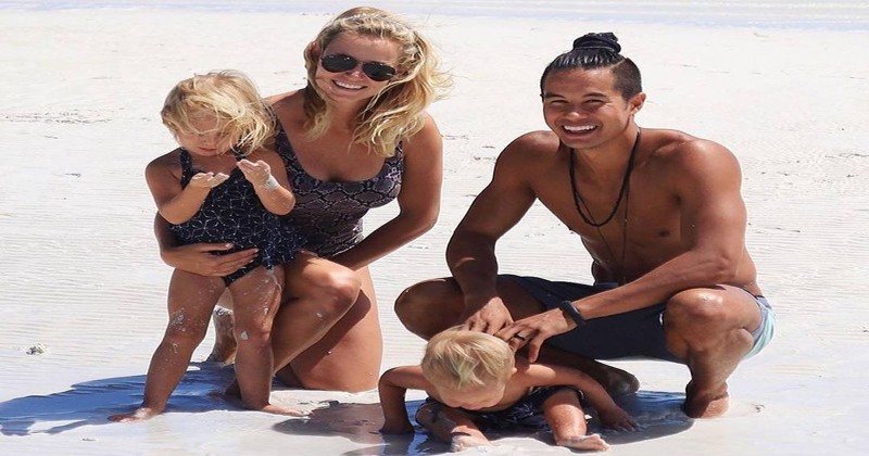 Молодой миллионер  продал всё и отправился путешествовать с семьей дети, жизнь, миллионер, путешествие, семья