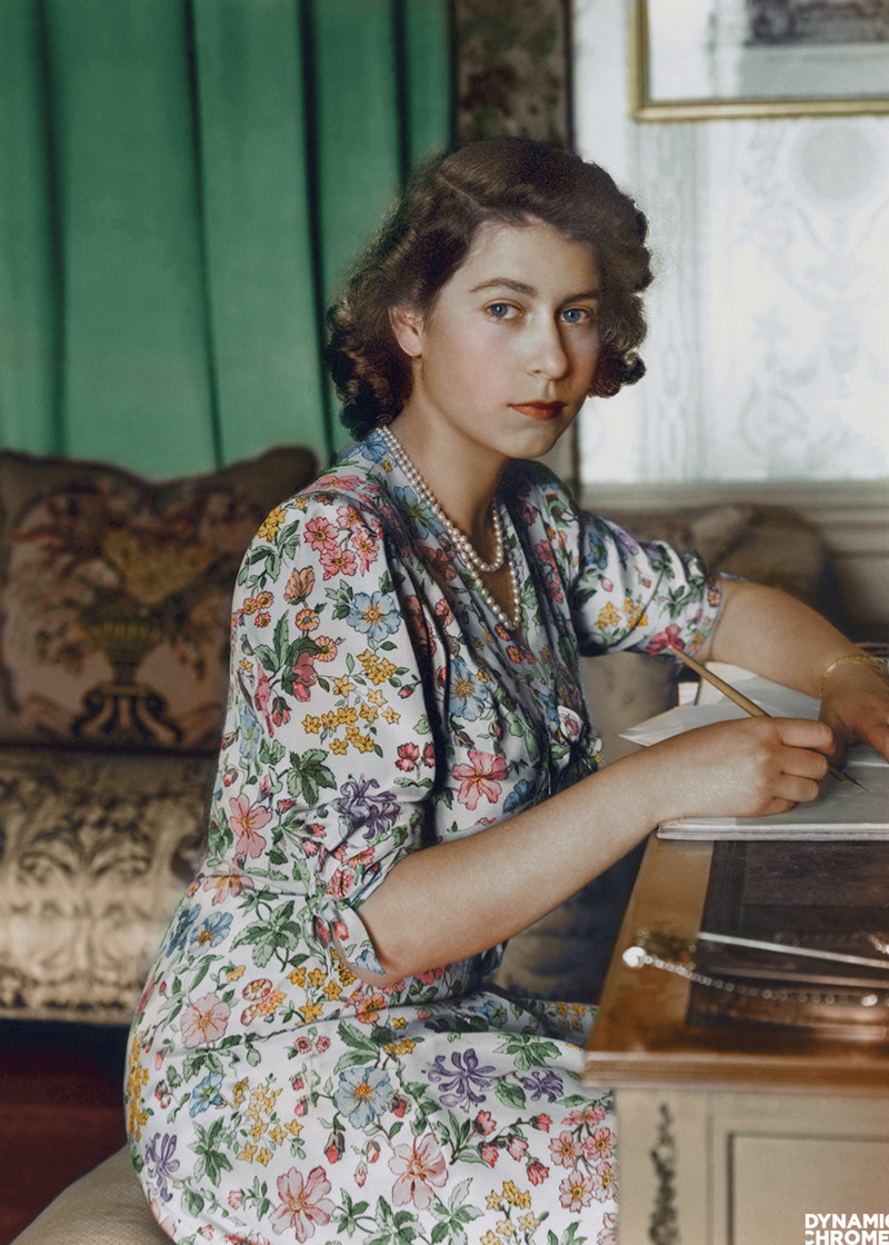 Принцесса Елизавета у себя дома в 1944 году. знаменитости, история, редкие кадры, фото