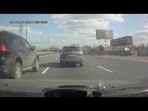 Олень на митсубиси быкует Олень на митсубиси быкует